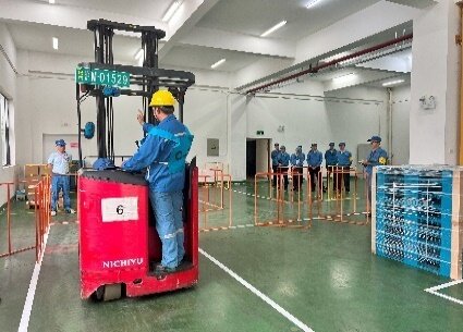 社内フォークリフト大会1