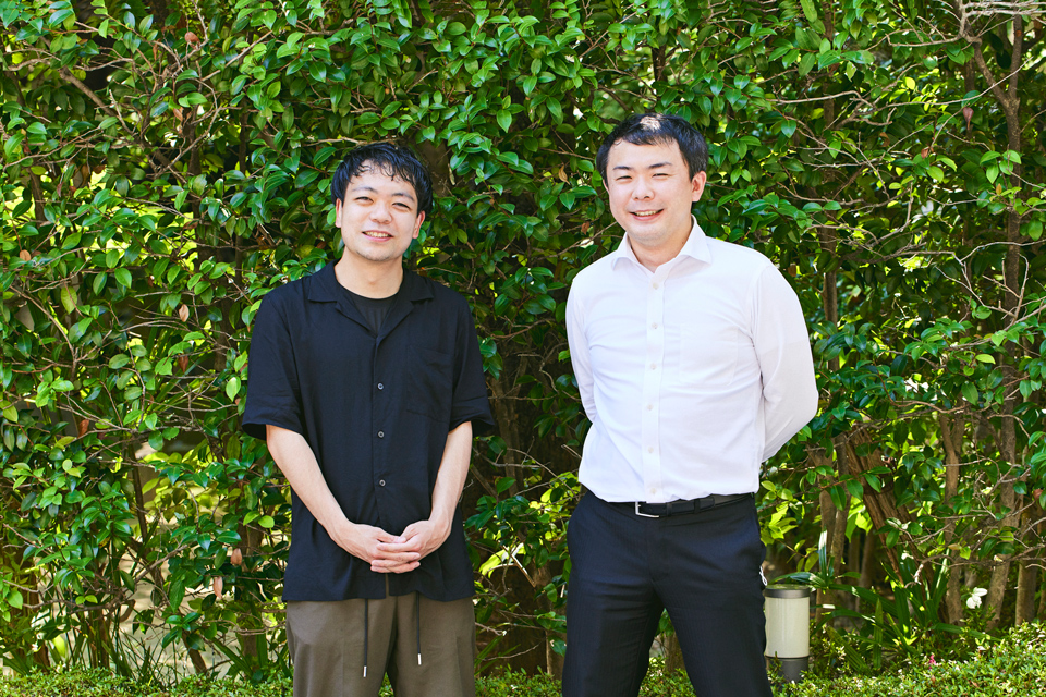  (左) 株式会社大丸松坂屋百貨店 経営戦略本部 DX推進部 AnotherADdress 事業責任者 田端氏(右) 日立物流 スマートロジスティクス推進部 部長補佐 花輪氏
