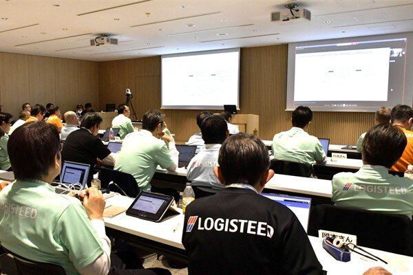 改善事例の社内発表では活発な意見交換が行われました