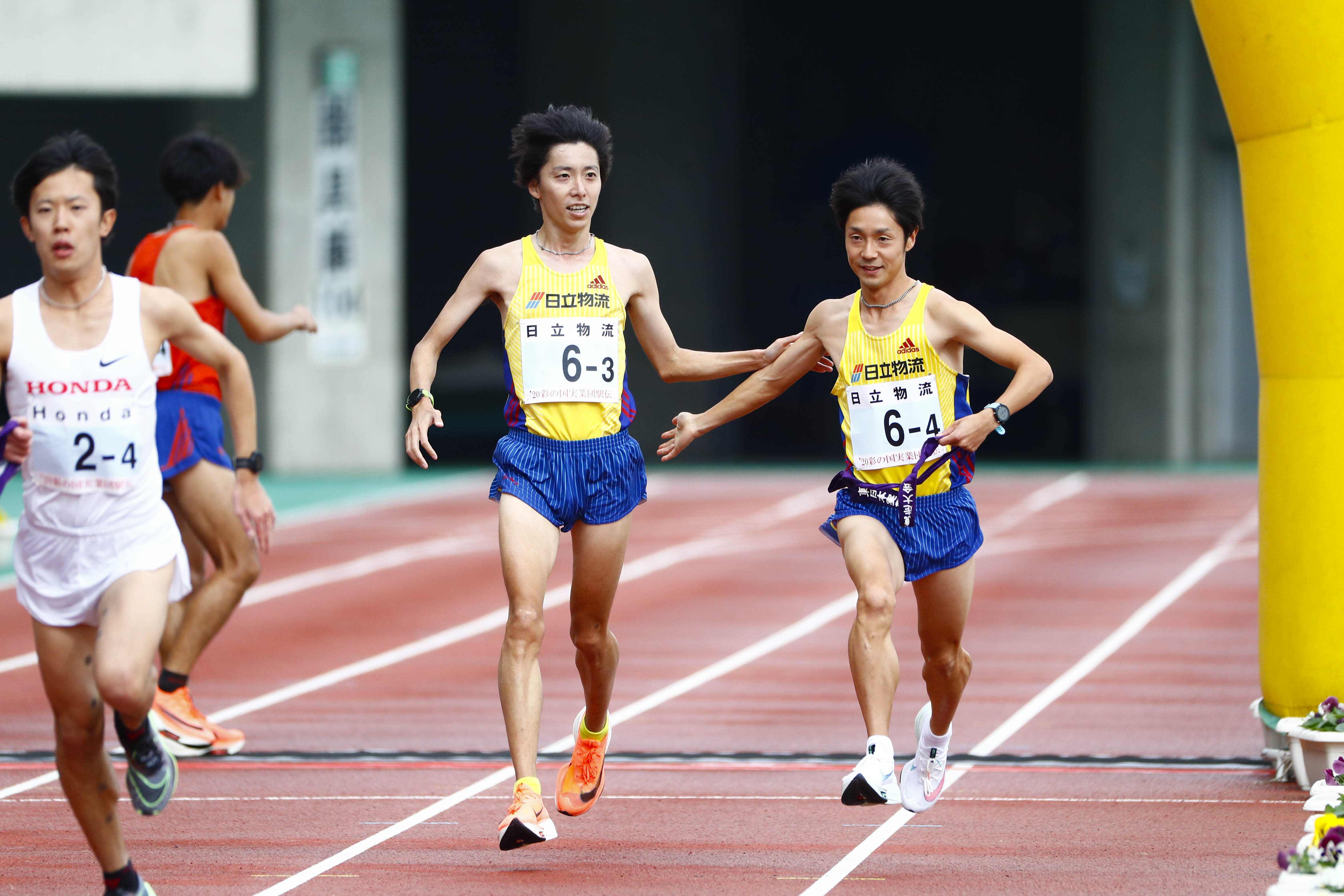 3区から4区へ襷を繋ぎました