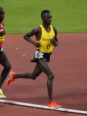 5000mでも先頭を引っ張るロノ選手