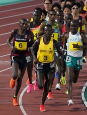 10000m積極的に前を引くロノ選手