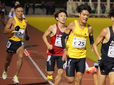 残り200mラストスパートの四釜選手・市田選手