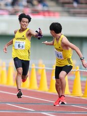 四釜選手(区間賞・優秀選手賞獲得の快走)