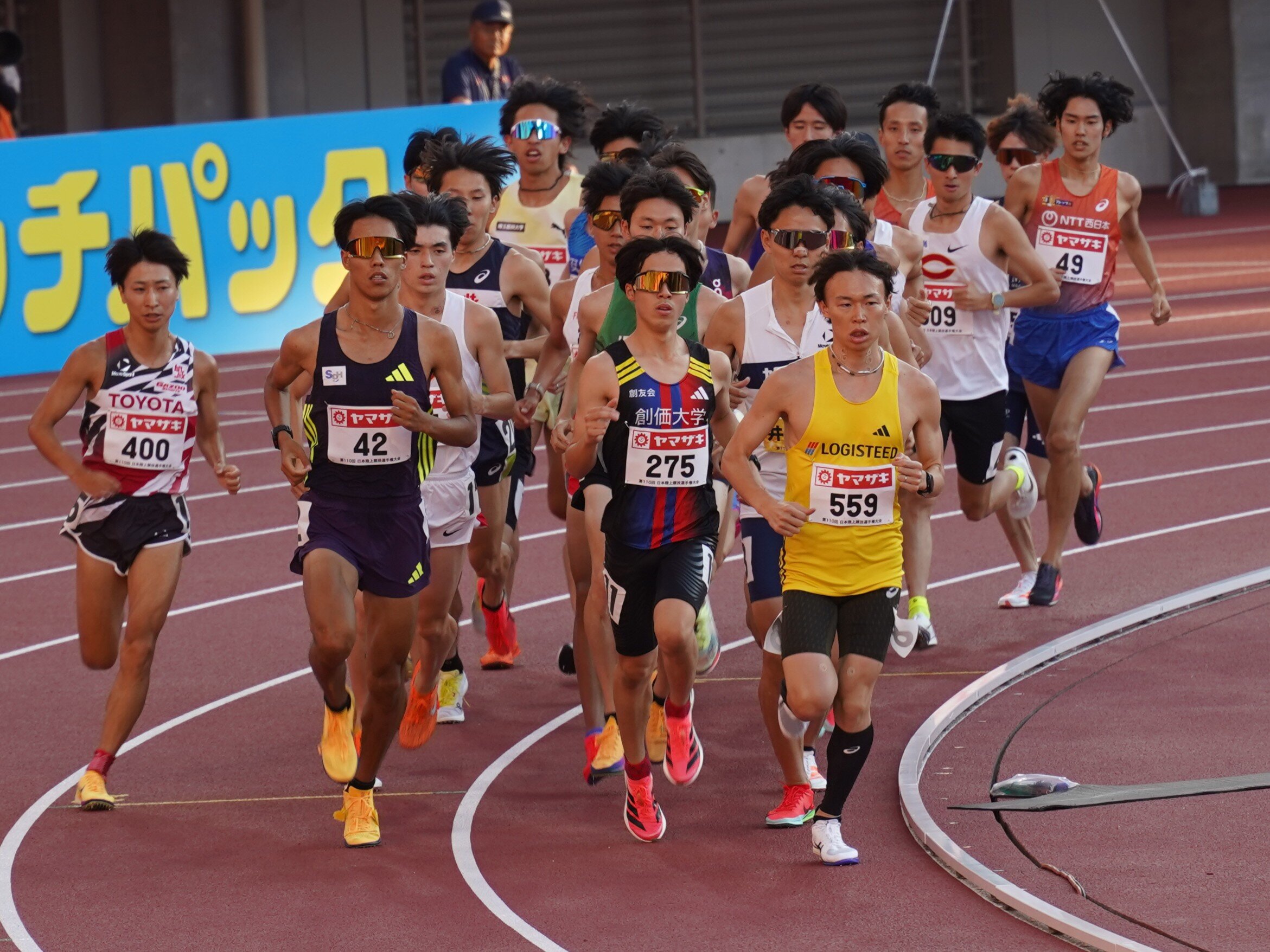 1周目先頭を行く藤本選手