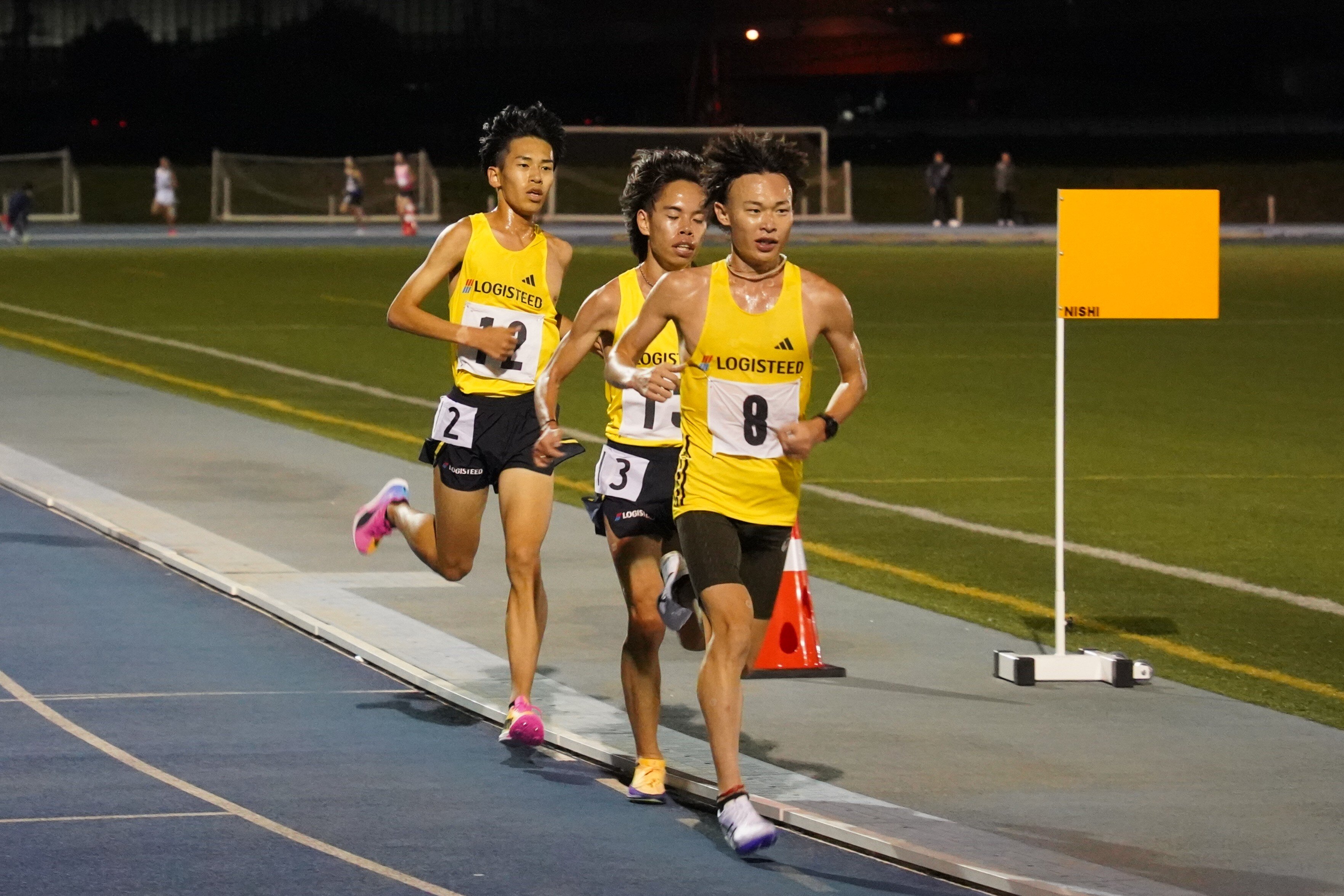 積極的に前に出てレースを作った藤本選手(No8)